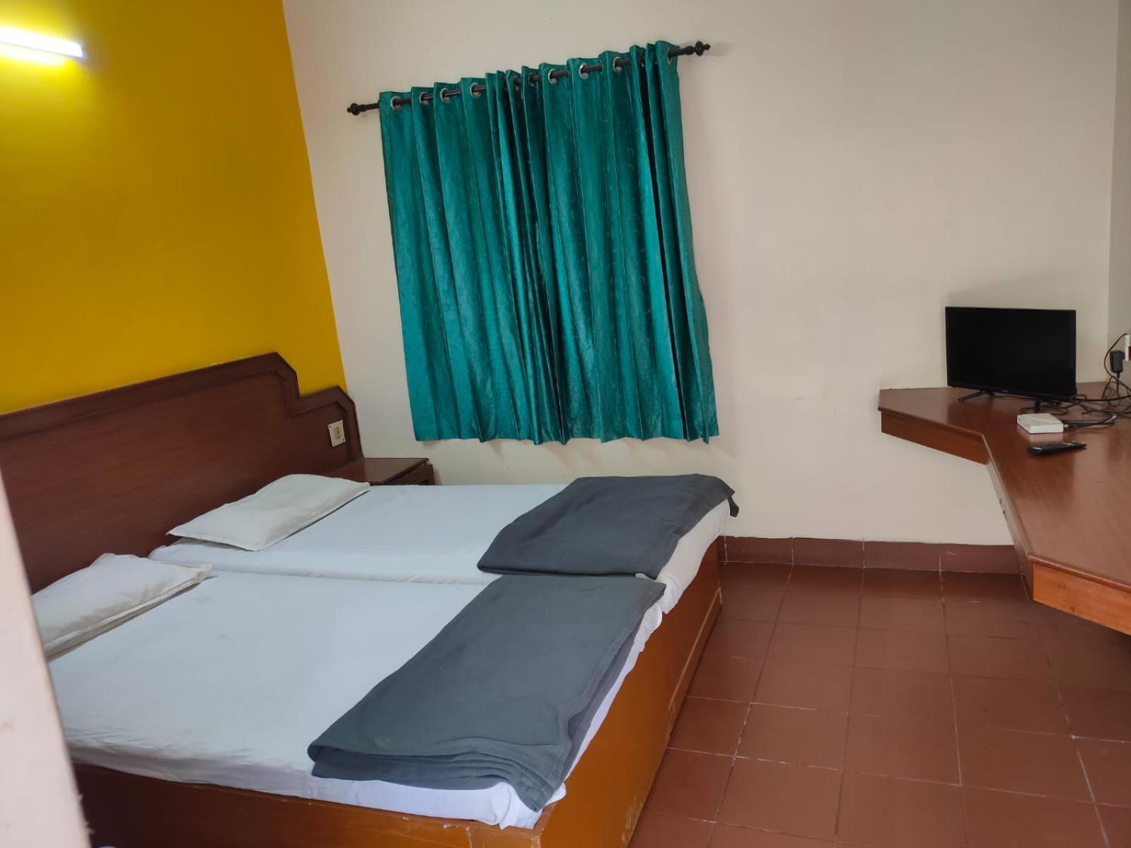 Anjana Hotels เธนี ภายนอก รูปภาพ